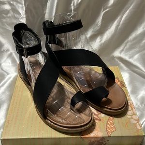 VeryG/Gypsy Jazz strappy sandal